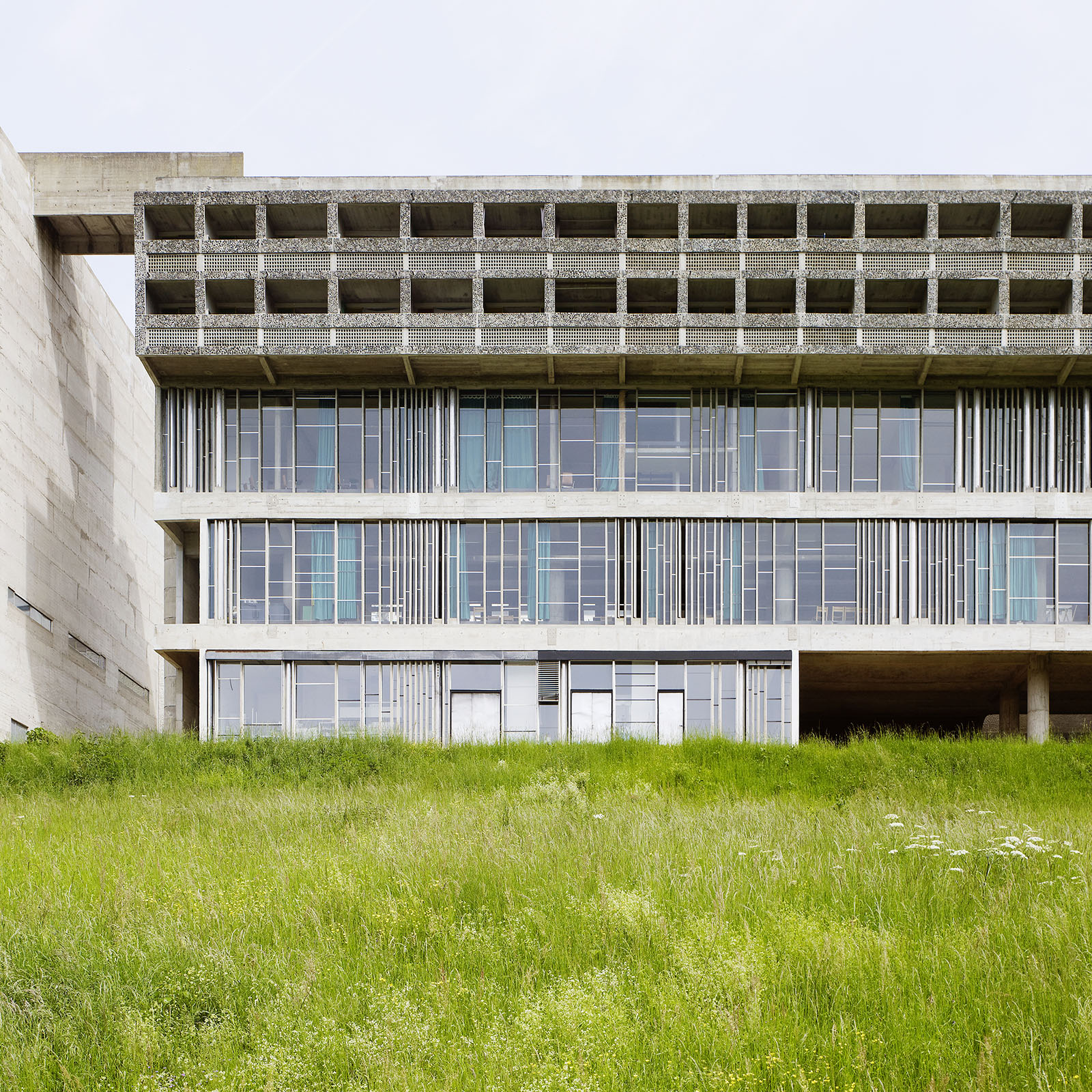 Couvent de La Tourette von Le Corbusier aufgenommen in Éveux 2014 Bild 1